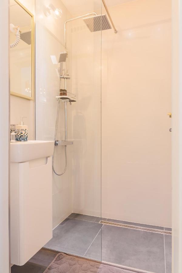 New Studio Carturesti - City Center بوخارست المظهر الخارجي الصورة